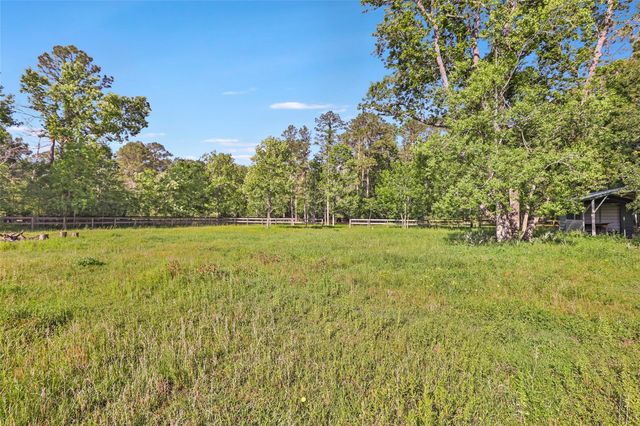 20801 Plaza Circle, Crosby, TX 77532