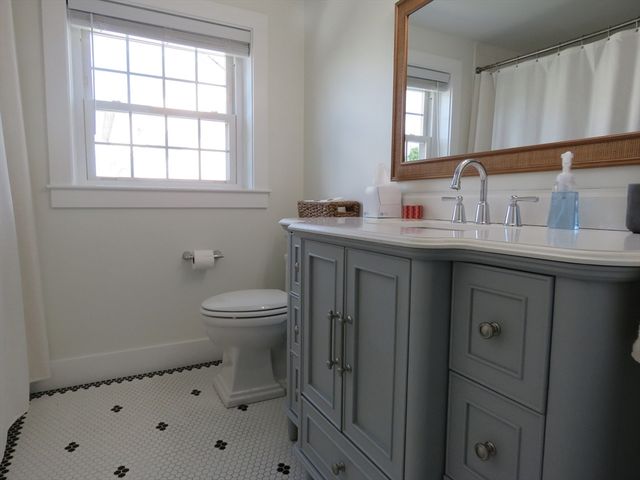 38 Cedar Ln, Kingston, MA 02364
