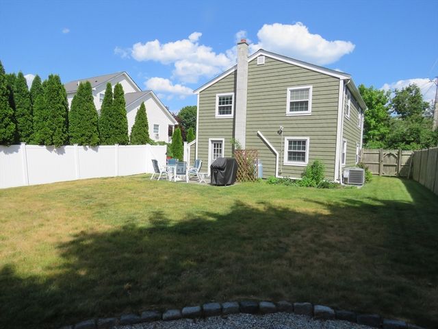 38 Cedar Ln, Kingston, MA 02364