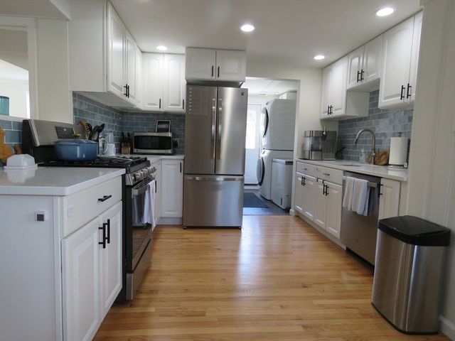 38 Cedar Ln, Kingston, MA 02364