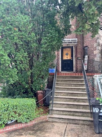 1038 Esplanade Avenue, Bronx, NY 10461