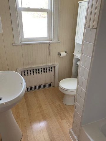 2123 E 4th Street, Duluth, MN 55812