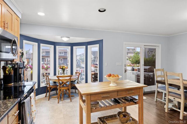 3 Jackson Place, Massapequa, NY 11758