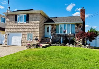 3 Jackson Place, Massapequa, NY 11758