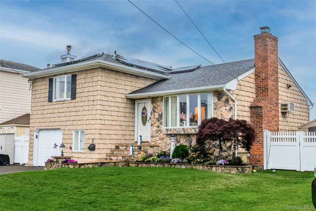 3 Jackson Place, Massapequa, NY 11758
