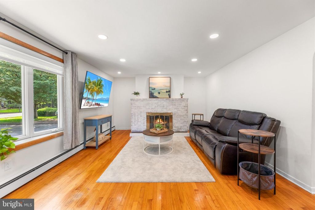 25 TINDALL RD, Robbinsville, NJ 08691
