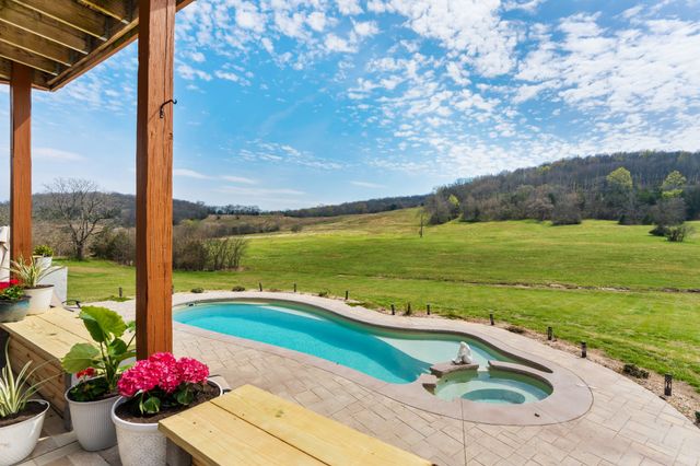 2063 Kennedy Creek Rd, Auburntown, TN 37016