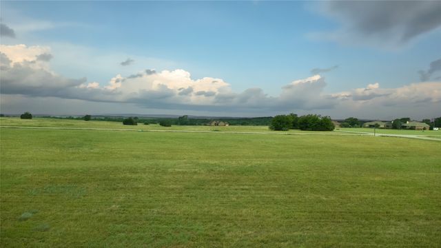 7132 Retreat Boulevard, Cleburne, TX 76033