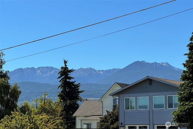 1027 W 9th Street, Port Angeles, WA 98363