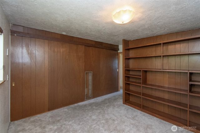1027 W 9th Street, Port Angeles, WA 98363