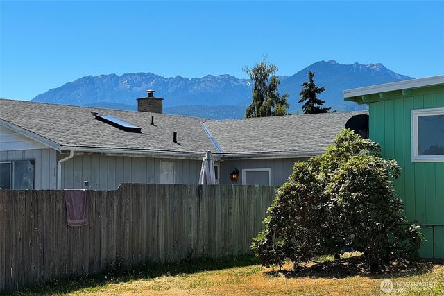 1027 W 9th Street, Port Angeles, WA 98363
