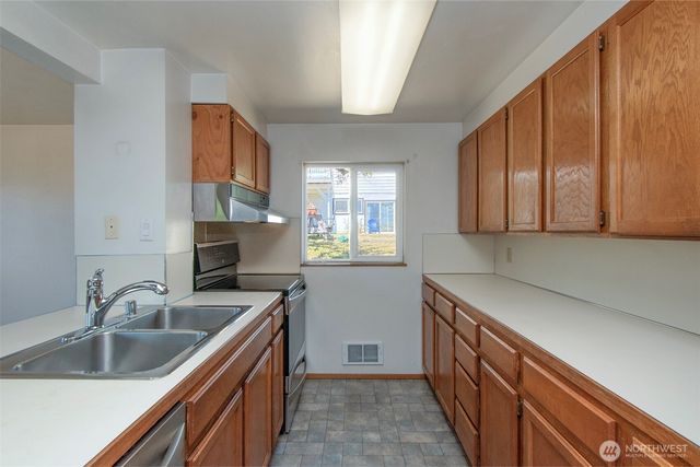 1027 W 9th Street, Port Angeles, WA 98363