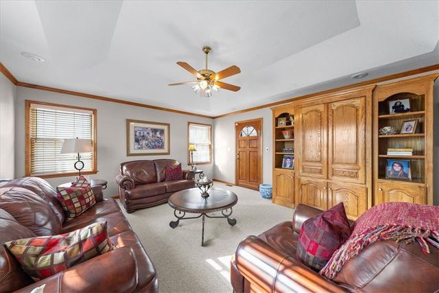 915 W 85th Street, Kansas City, MO 64114