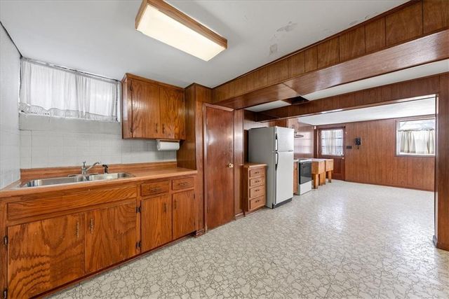 915 W 85th Street, Kansas City, MO 64114