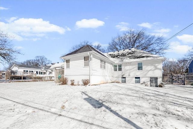 915 W 85th Street, Kansas City, MO 64114