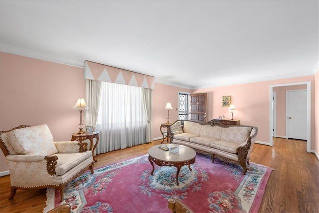 915 W 85th Street, Kansas City, MO 64114