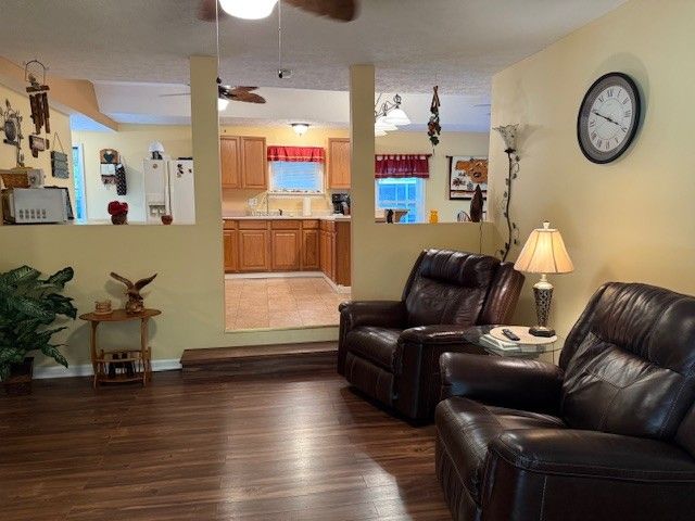 122 Lakeview Rd, Stewart, TN 37175