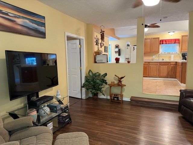 122 Lakeview Rd, Stewart, TN 37175