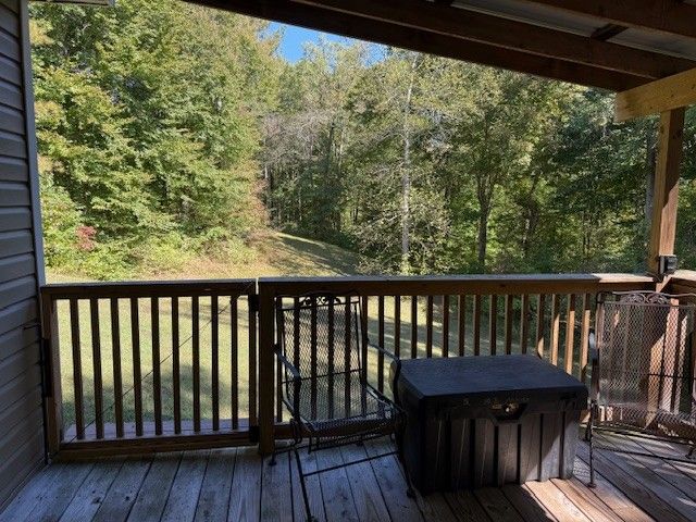 122 Lakeview Rd, Stewart, TN 37175