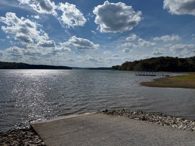 122 Lakeview Rd, Stewart, TN 37175