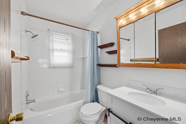 4919 CONTINENTAL PL, Cheyenne, WY 82001