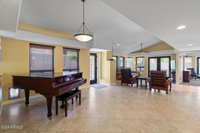 687 N MAY Street, Chandler, AZ 85226