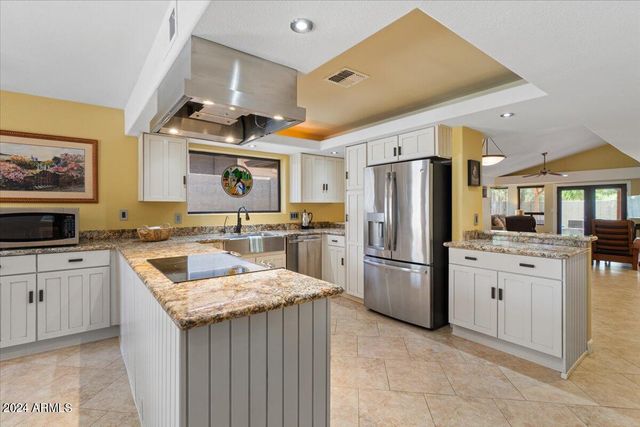 687 N MAY Street, Chandler, AZ 85226