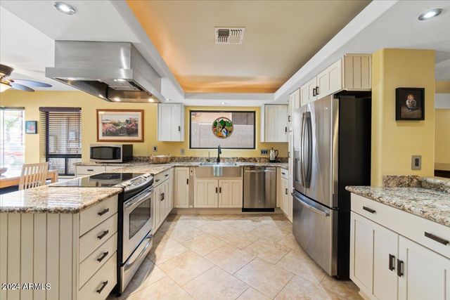 687 N MAY Street, Chandler, AZ 85226