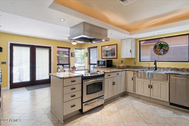 687 N MAY Street, Chandler, AZ 85226