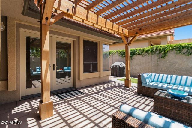 687 N MAY Street, Chandler, AZ 85226