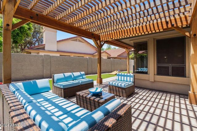 687 N MAY Street, Chandler, AZ 85226