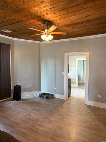 402 N Grand, Searcy, AR 72143