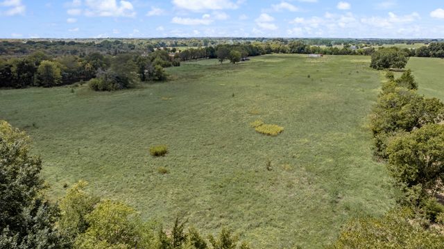754 County Road 4015, Savoy, TX 75479