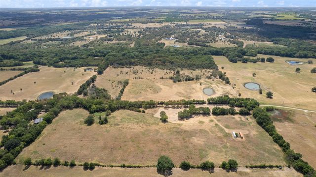 754 County Road 4015, Savoy, TX 75479