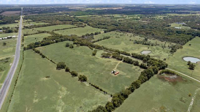 754 County Road 4015, Savoy, TX 75479