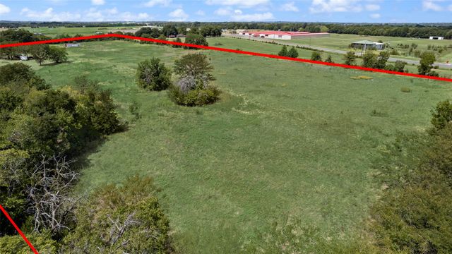 754 County Road 4015, Savoy, TX 75479