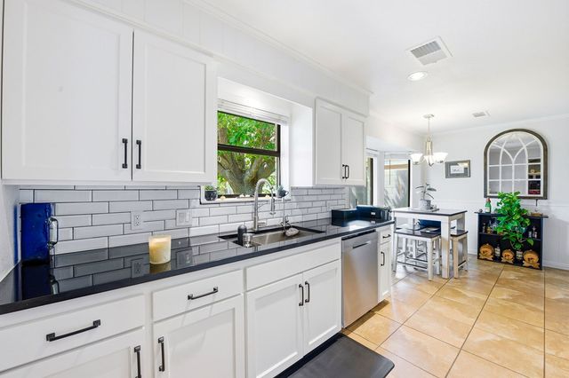 2613 Boeing Dr, Midland, TX 79705