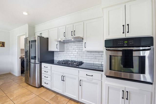 2613 Boeing Dr, Midland, TX 79705