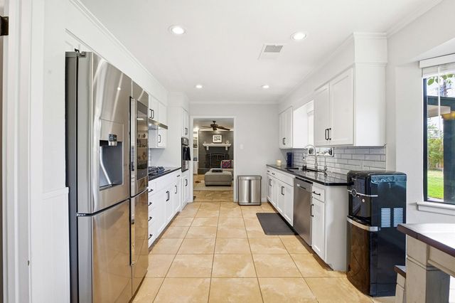 2613 Boeing Dr, Midland, TX 79705