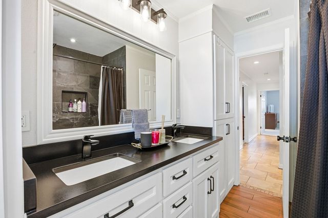 2613 Boeing Dr, Midland, TX 79705