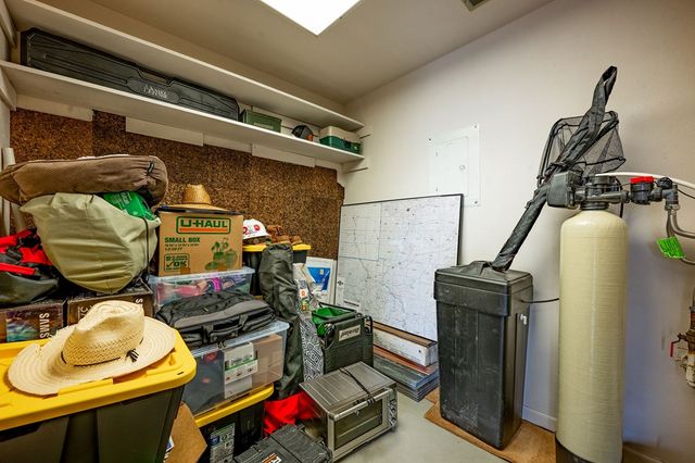 2613 Boeing Dr, Midland, TX 79705