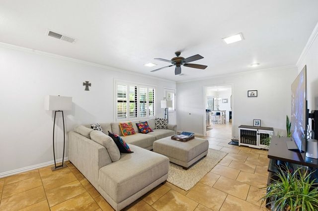 2613 Boeing Dr, Midland, TX 79705