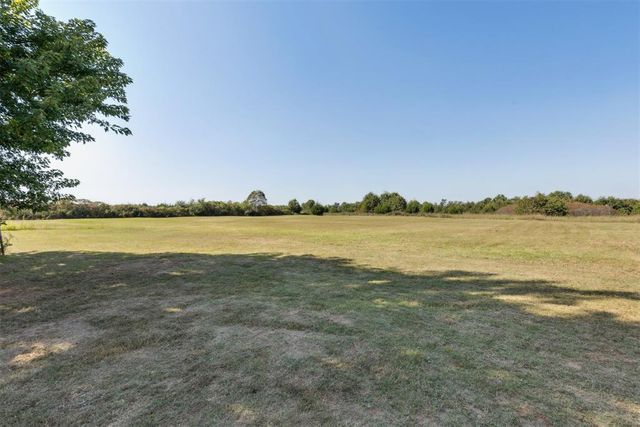 332913 E E 9030 Road, Wellston, OK 74881