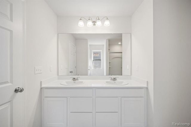 391 Edge Brook Drive, Holly, MI 48442