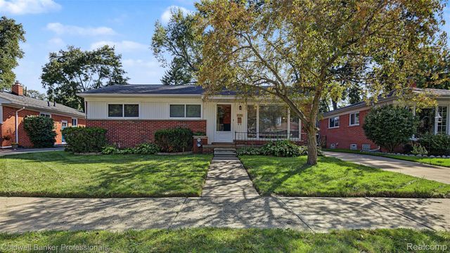626 Fairway Drive, Royal Oak, MI 48073