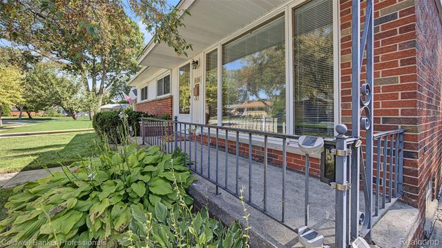 626 Fairway Drive, Royal Oak, MI 48073