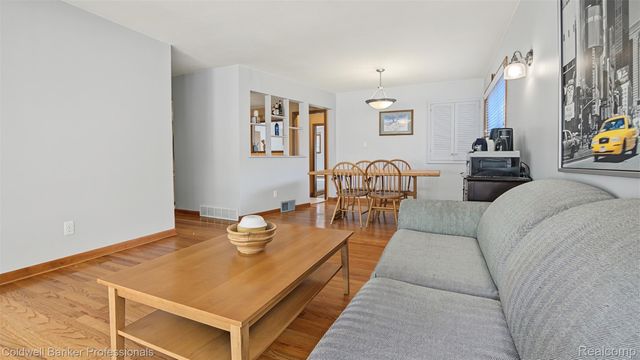 626 Fairway Drive, Royal Oak, MI 48073