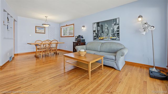 626 Fairway Drive, Royal Oak, MI 48073