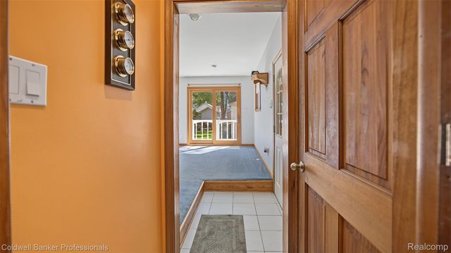 626 Fairway Drive, Royal Oak, MI 48073