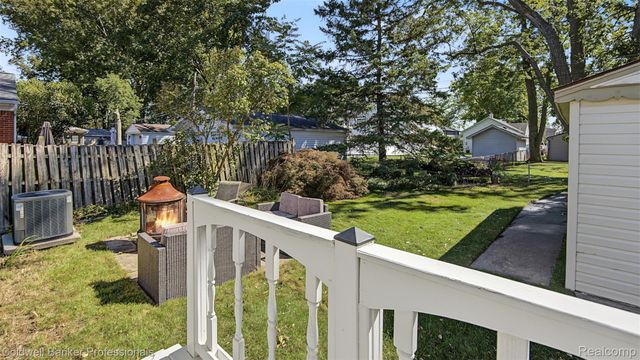 626 Fairway Drive, Royal Oak, MI 48073